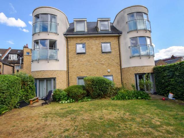 Apartment for rent in Holywell Estate, Watford