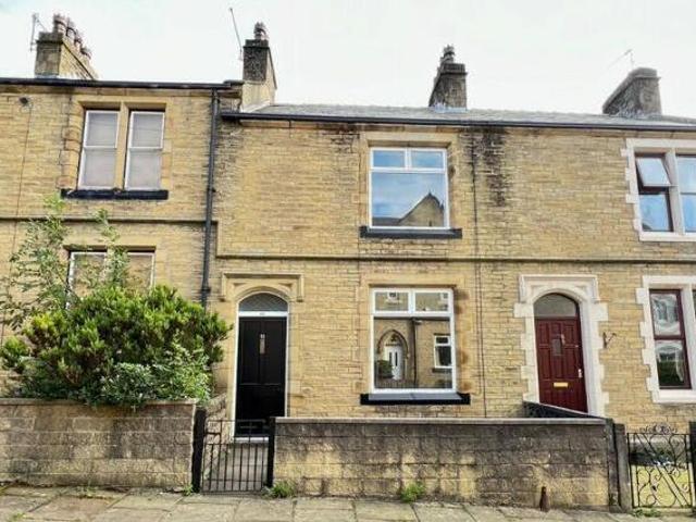 House for sale in Akroydon, Halifax