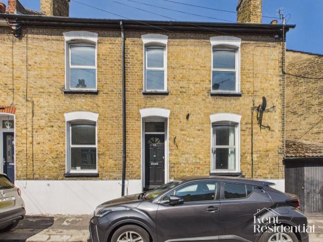 House for rent in Luton, Chatham