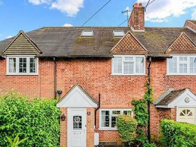 House for sale in Hillview, Surrey