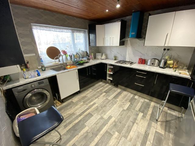 House for rent in London Borough of Hounslow, Greater London