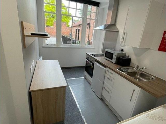 Studio for rent in Highfields, Leicester