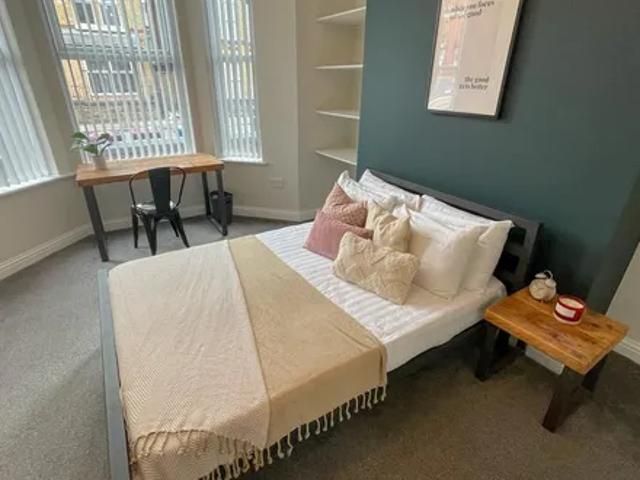 House for rent in Calderstones