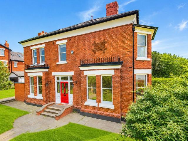 House for rent in Calderstones