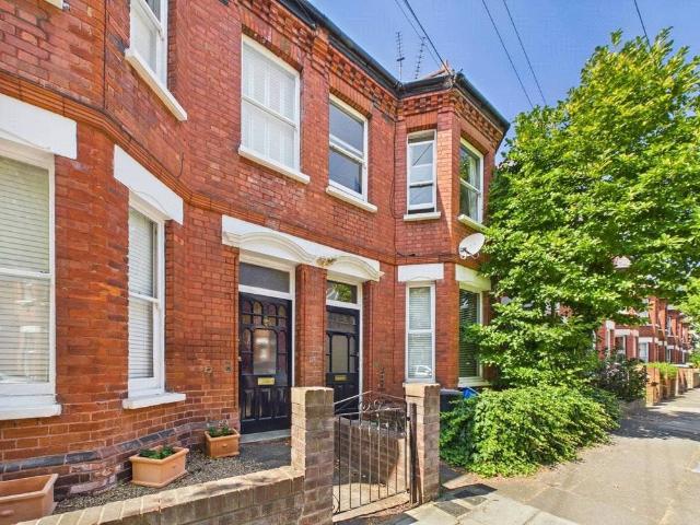 Apartment for rent in North Sheen, Greater London