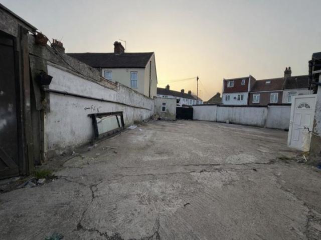 House for rent in London Borough of Ealing, Greater London