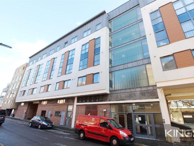 Apartment for rent in The Polygon, City Of Southampton