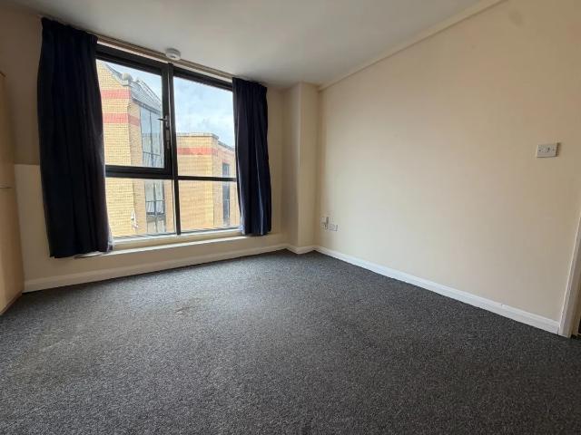 Apartment for rent in The Polygon, City Of Southampton