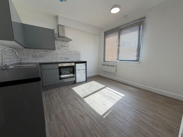 Apartment for rent in The Polygon, City Of Southampton