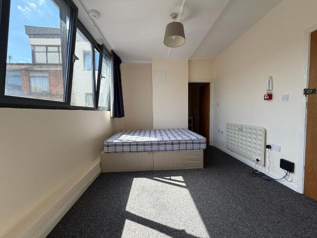 Studio for rent in The Polygon, City Of Southampton