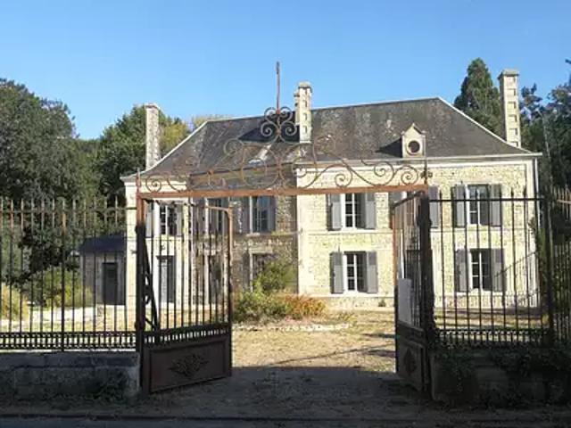 Maison vente à Champ Poignard, Salles