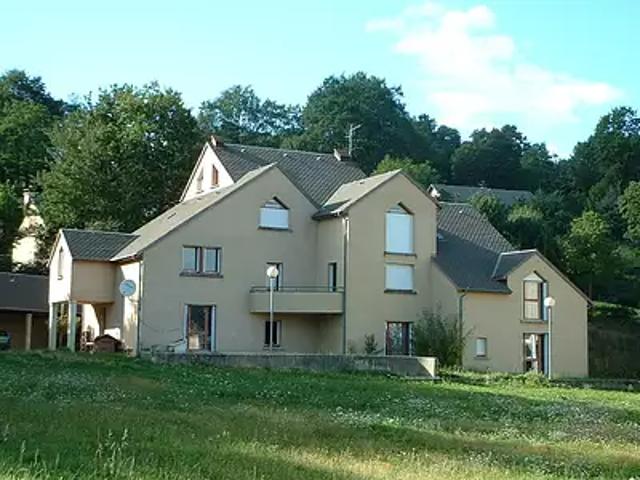 Appartement location à Lotissement le Roucan, Salles-Curan