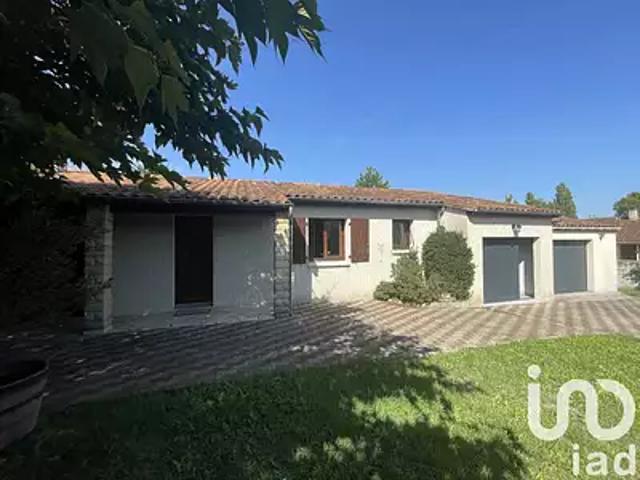Maison vente à Cognac, Salles-d'angles