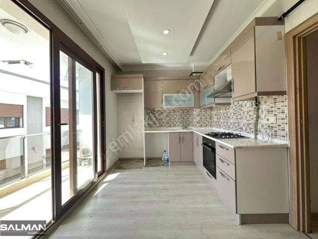 Karşiyaka, İzmir içerisinde satılık mülk