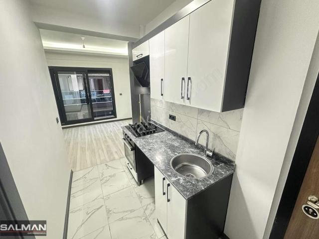 Karşiyaka, İzmir içerisinde kiralık mülk