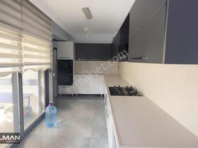 Karşiyaka, İzmir içerisinde satılık mülk