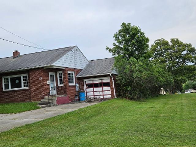 House for sale in Elton, Pennsylvania