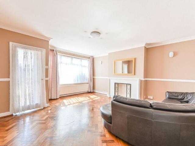 House for rent in Kingsbury, Greater London
