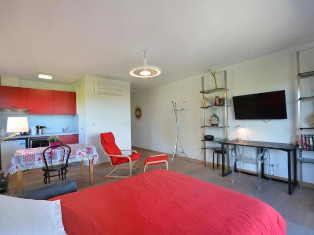 Studio location à Le Pilon Blanc, Salon-de-Provence