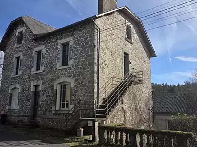 Maison vente à Tulle, Salon-la-tour