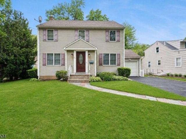 House for sale in Springfield, New Jersey