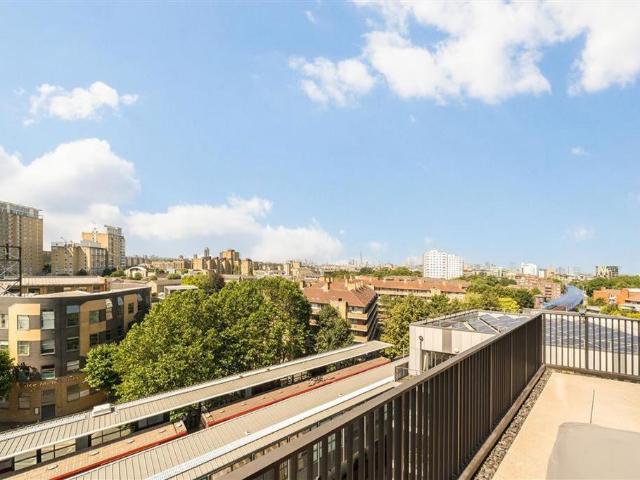 House for rent in Canary Wharf, Greater London
