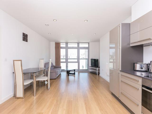 Apartment for rent in Limehouse, Greater London