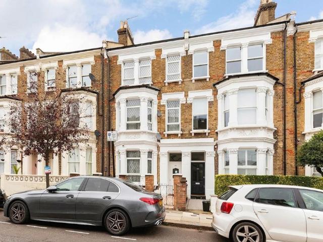 Apartment for rent in Maida Hill, Greater London
