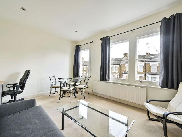 Apartment for rent in Maida Hill, Greater London