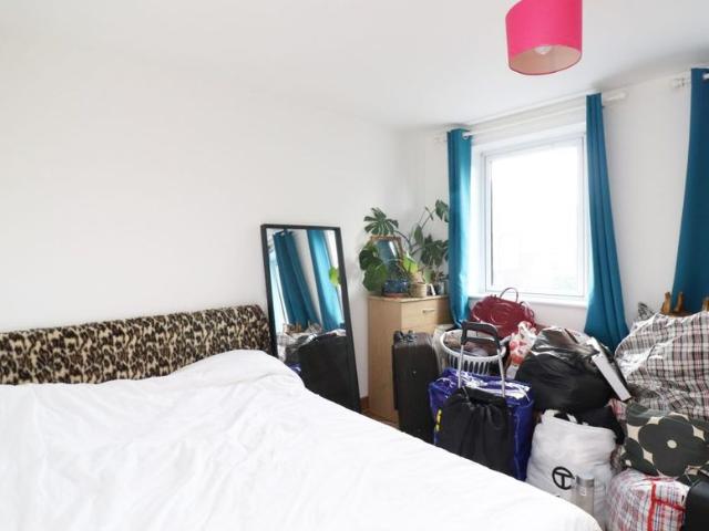 Townhouse for rent in Canary Wharf, Cat Hill