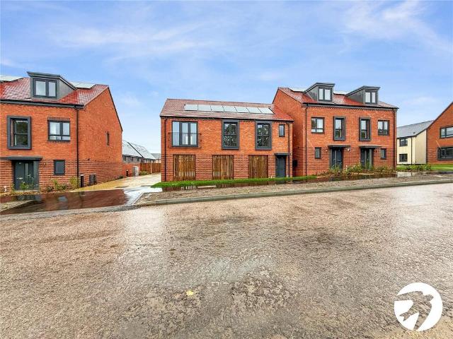 House for rent in Worcester Park Estate, Dartford
