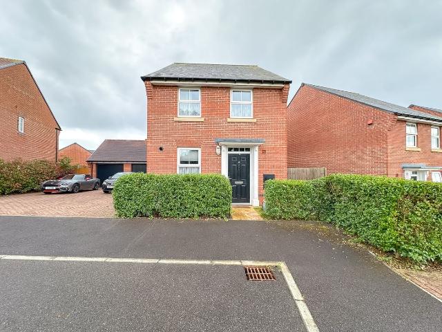 Apartment for rent in Littlecote, West Sussex