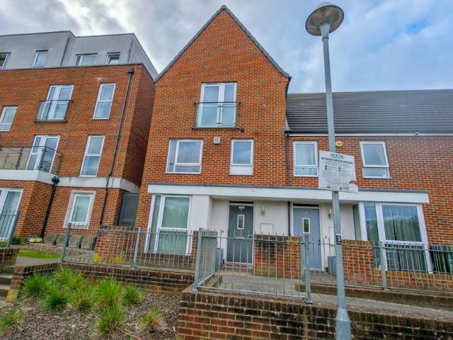 House for rent in London Borough of Bexley, Greater London