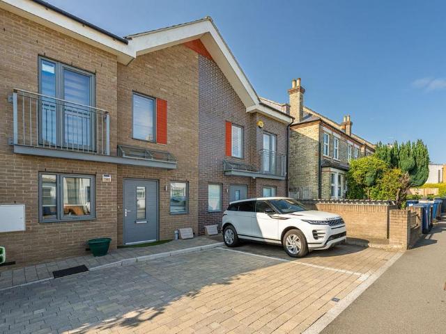 House for rent in Barnet Vale, Greater London