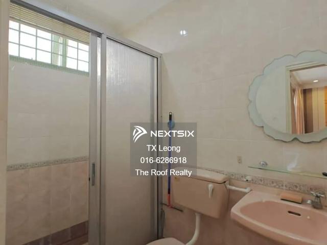 Shop for sale in Johor