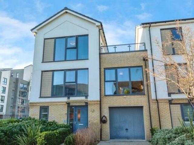 House for sale in Chatham Docks, Chatham