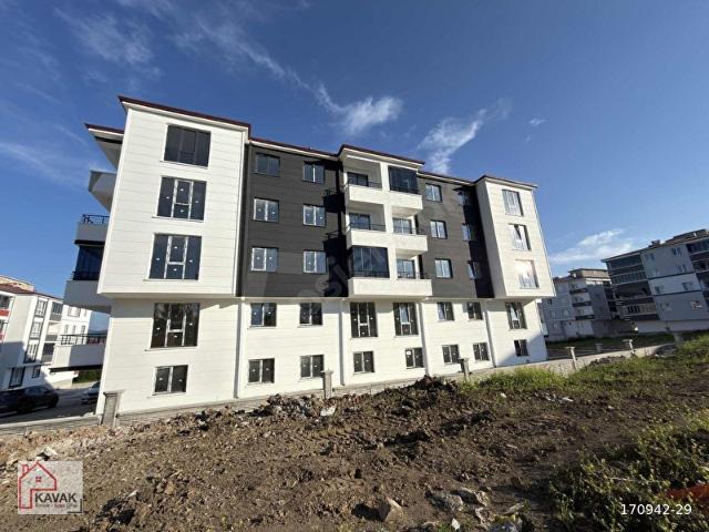 Yaşar Doğu, Kavak içerisinde satılık mülk