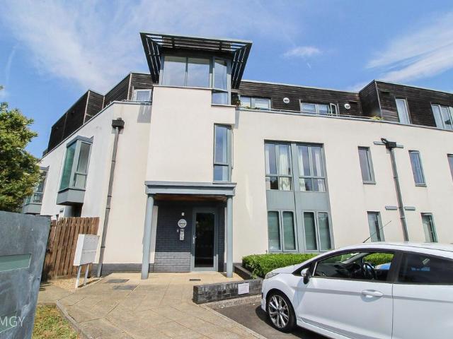Apartment for rent in Falcon Lodge, Wales
