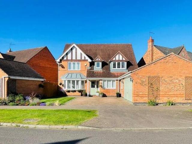 House for sale in Northampton, Northamptonshire