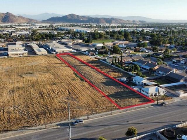 Land for sale in Fontana