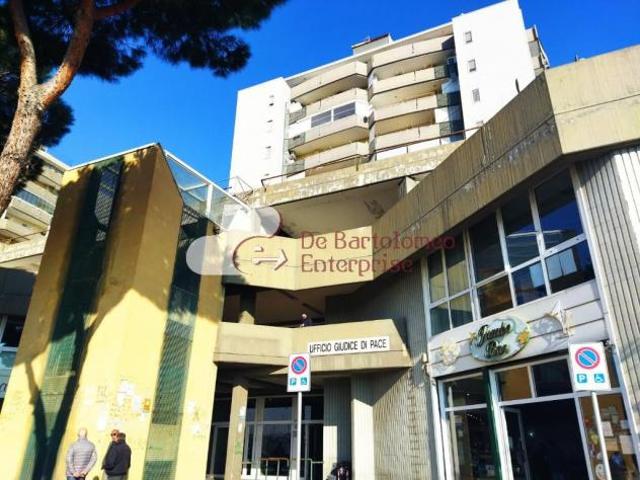 Ufficio in vendita a Puglia, Bari