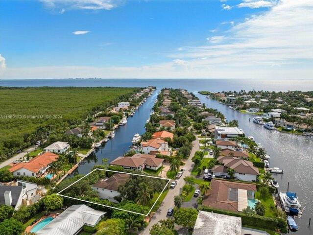 House for sale in Coral Gables