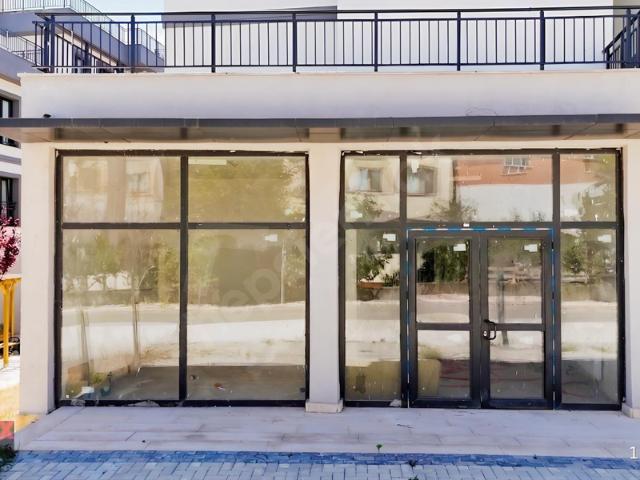Sarıgazi, Sancaktepe içerisinde satılık Dükkan