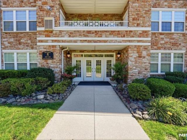Condo for sale in The Grande at Riverdale, Riverdale