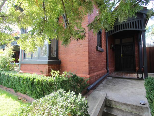 Apartment for rent in Carlton North