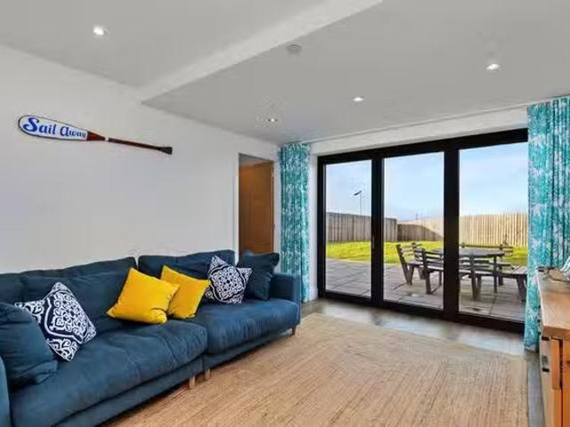 Apartment for rent in The Havens, Broad Haven
