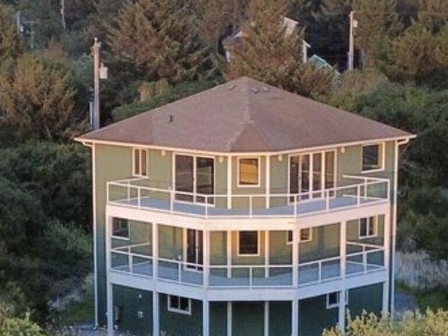 House for sale in Ocean Shores