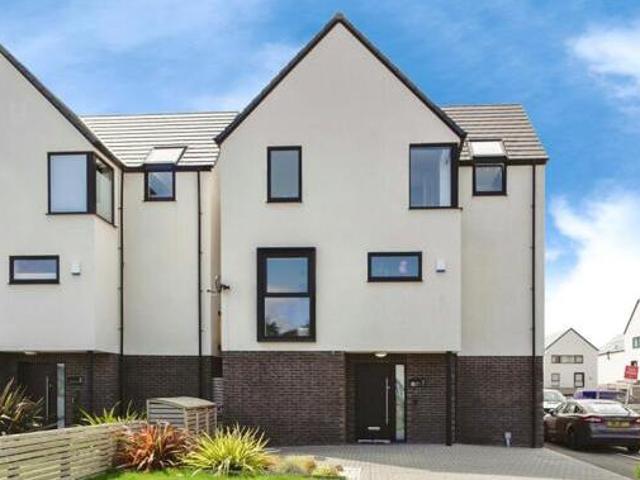 House for sale in Calderstones