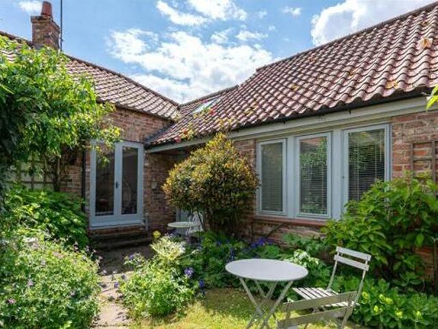 House for sale in High Field, York