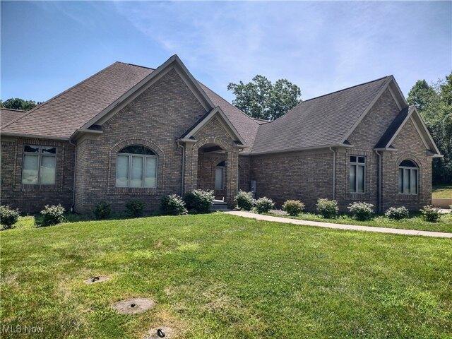 House for sale in Cuyahoga Falls